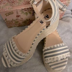 NWOT Blue & Cream Striped 3” Platform Espadrille Canvas fabric Wedges.